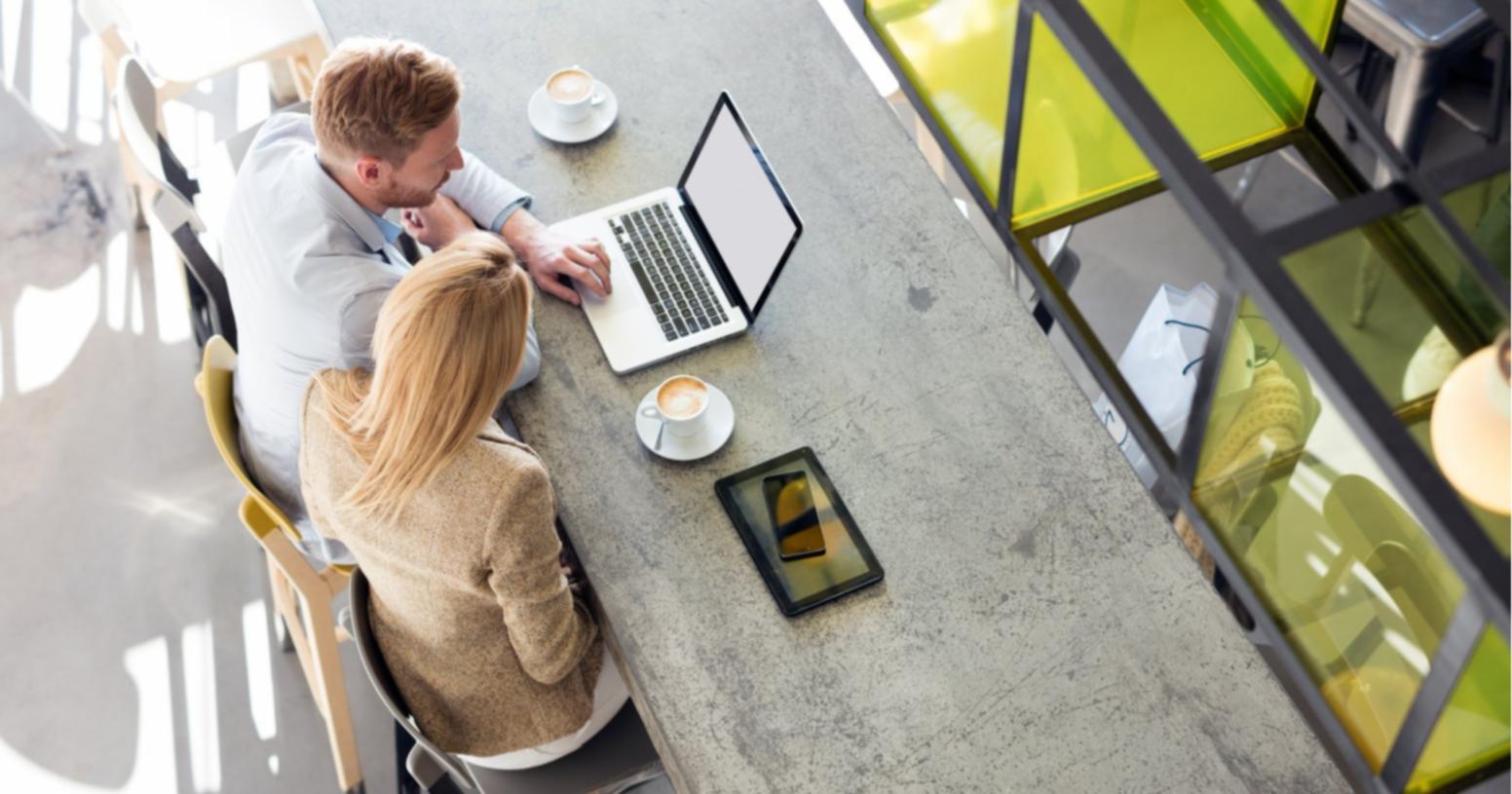 Espacio de trabajo configurado para redacción SEO